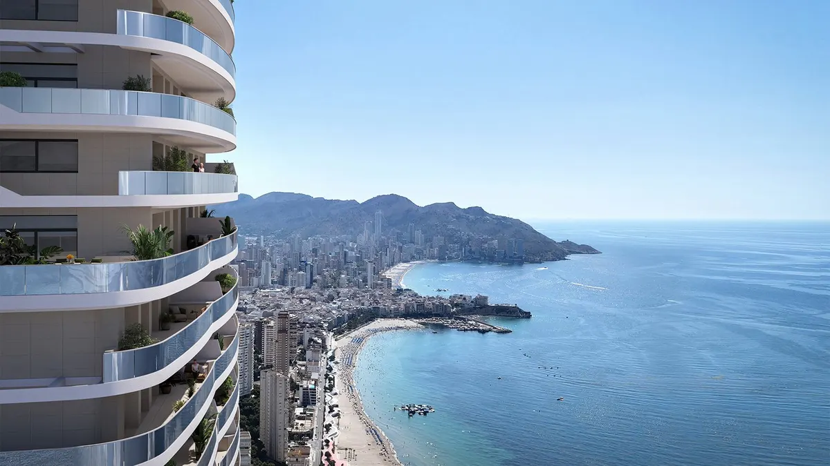 TM Tower-projectvisualisatie met uitzicht over de kust van Benidorm